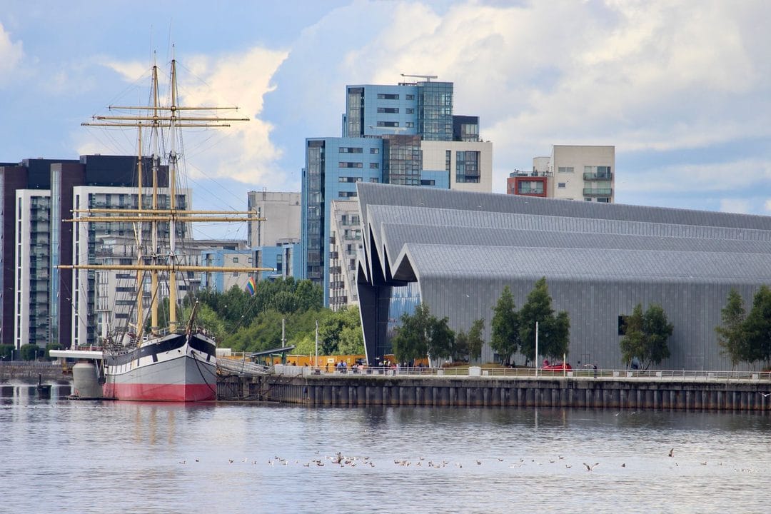 Glasgow in November: Free Museums, Good Pubs and a Subway Worth Riding
